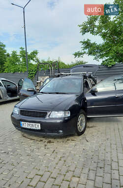 Хэтчбек Audi A3 2001 в 
