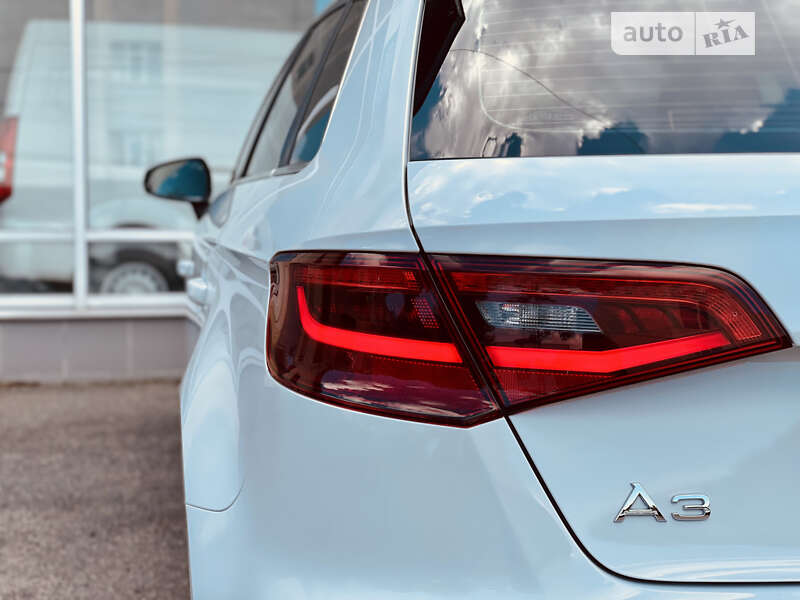 Хэтчбек Audi A3 2015 в Одессе