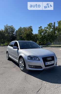 Хетчбек Audi A3 2012 в 