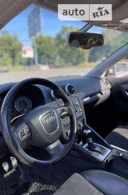 Хетчбек Audi A3 2012 в 