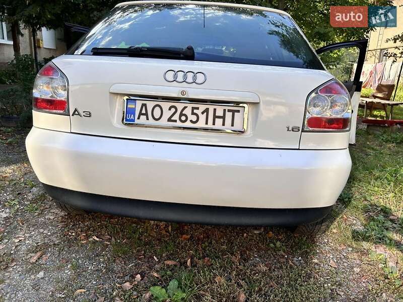 Хэтчбек Audi A3 2000 в Берегово