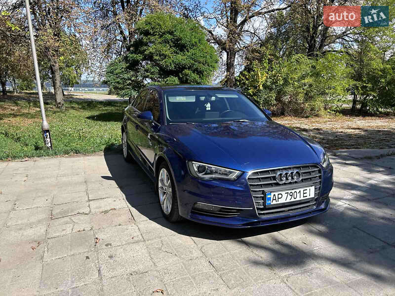 Седан Audi A3 2015 в Запорожье