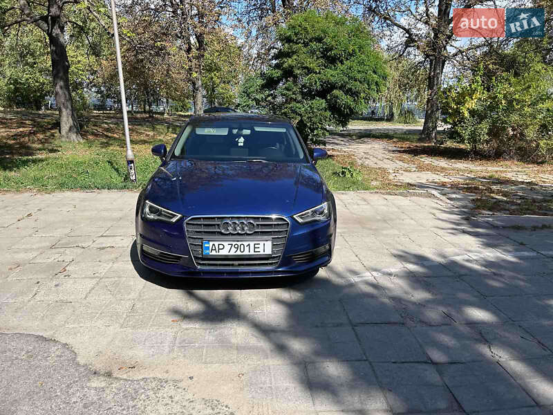 Седан Audi A3 2015 в Запорожье