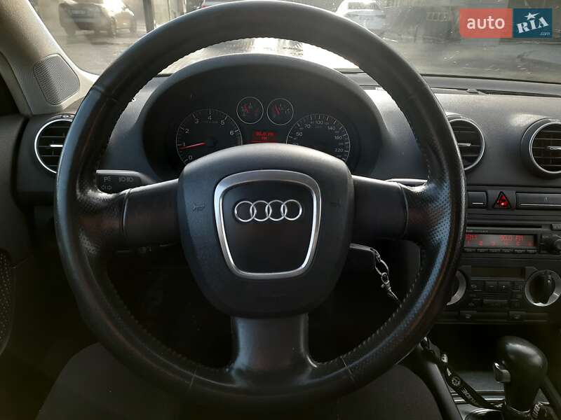 Хэтчбек Audi A3 2004 в Ровно