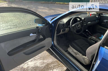 Хэтчбек Audi A3 2003 в 
