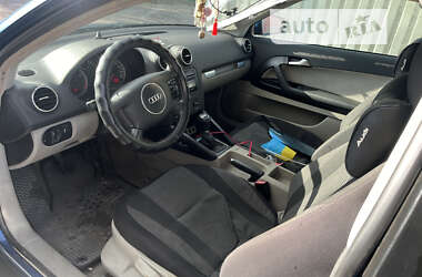 Хэтчбек Audi A3 2003 в 