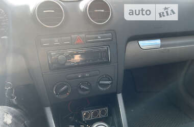 Хэтчбек Audi A3 2003 в 