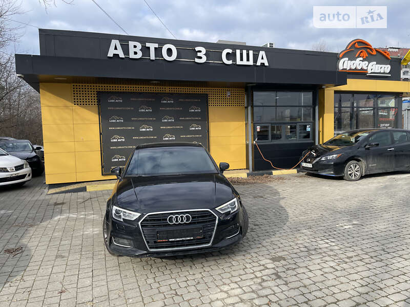 Седан Audi A3 2018 в Львові