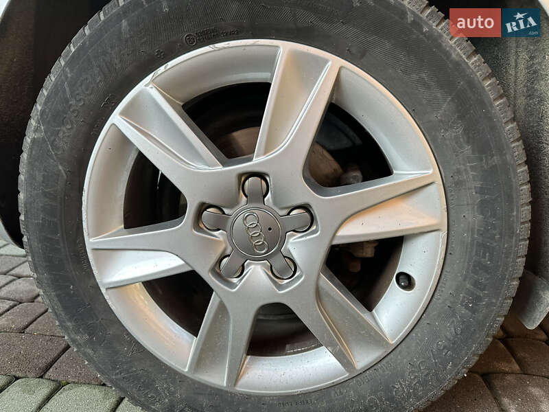 Хэтчбек Audi A3 2012 в Ужгороде