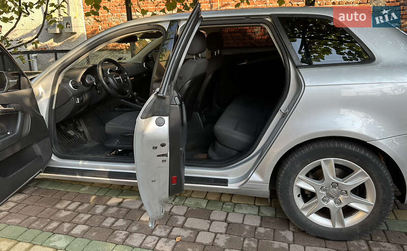 Хэтчбек Audi A3 2012 в Ужгороде