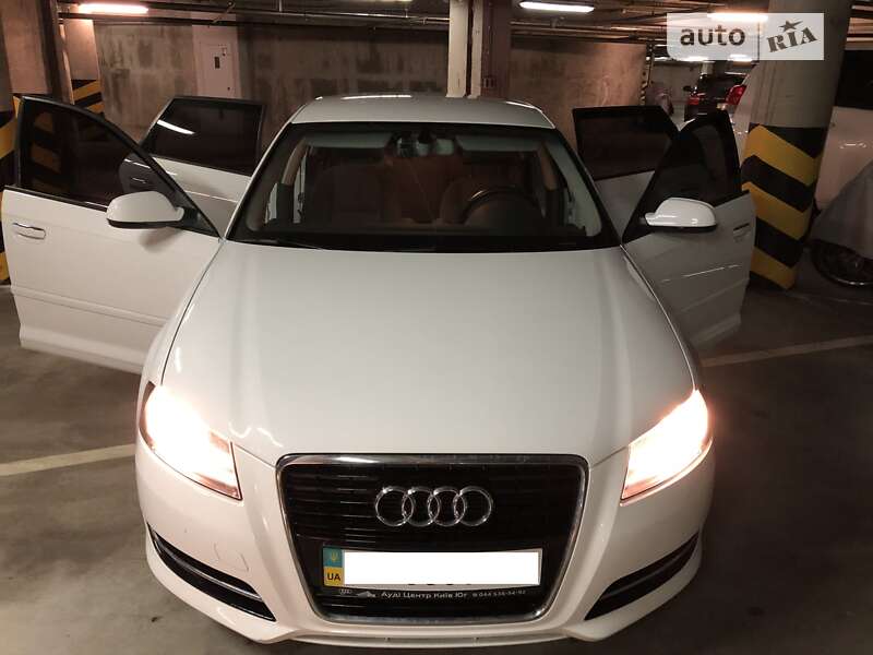 Хэтчбек Audi A3 2013 в Киеве