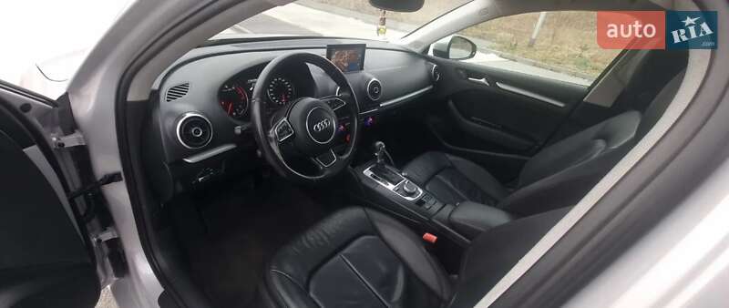 Седан Audi A3 2015 в Львове