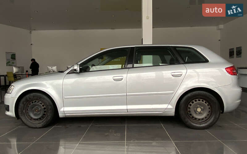 Хэтчбек Audi A3 2011 в Шептицькому
