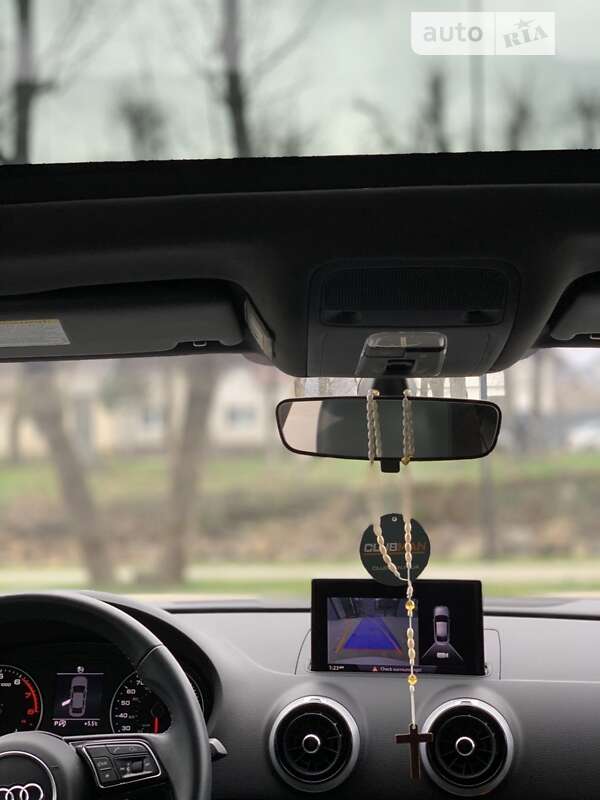 Седан Audi A3 2019 в Сваляве