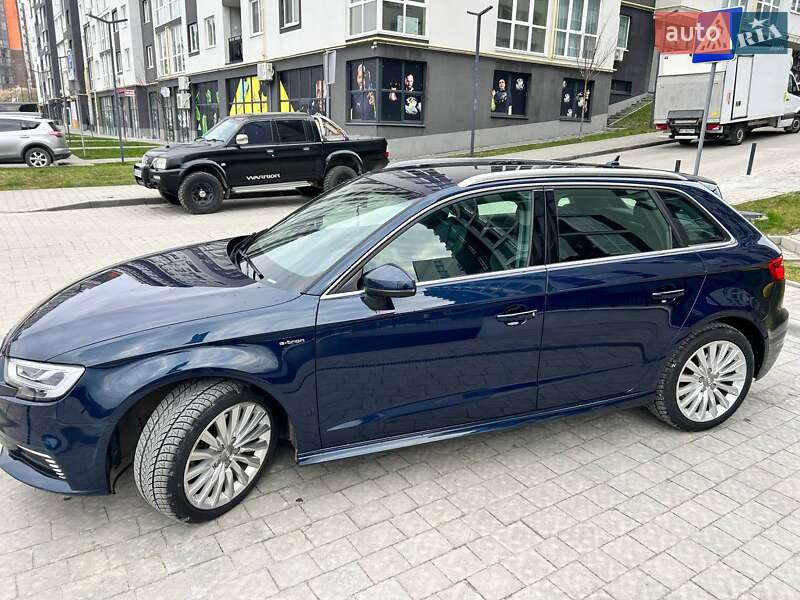 Хетчбек Audi A3 2018 в Львові