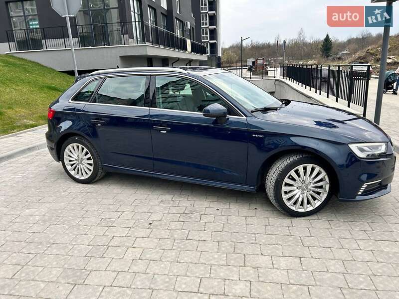 Хетчбек Audi A3 2018 в Львові