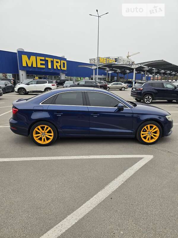 Седан Audi A3 2013 в Львове