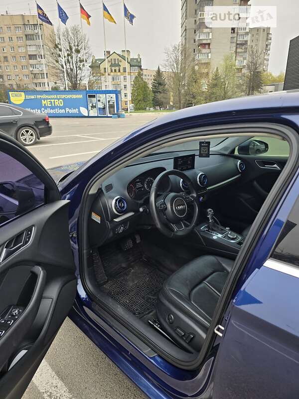 Седан Audi A3 2013 в Львове