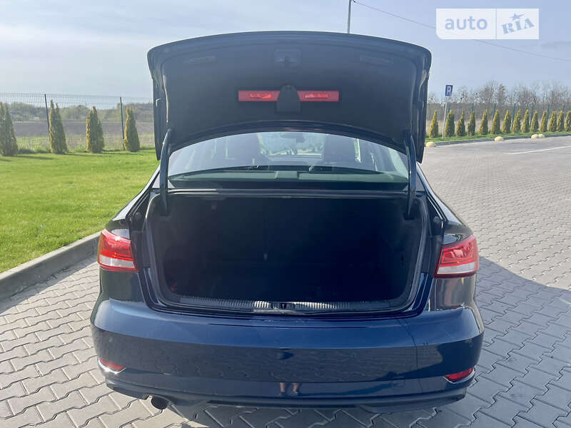Седан Audi A3 2018 в Луцке