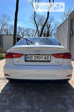 Седан Audi A3 2014 в Дніпрі