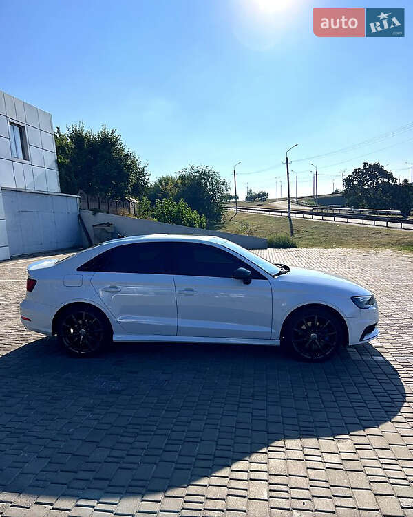 Седан Audi A3 2014 в Киеве