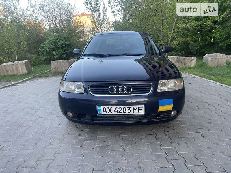 Хэтчбек Audi A3 2002 в Черновцах