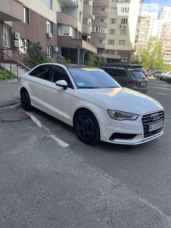 Седан Audi A3 2015 в Киеве