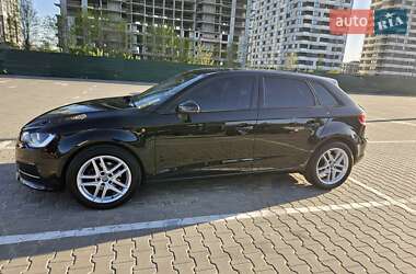 Хэтчбек Audi A3 2014 в 