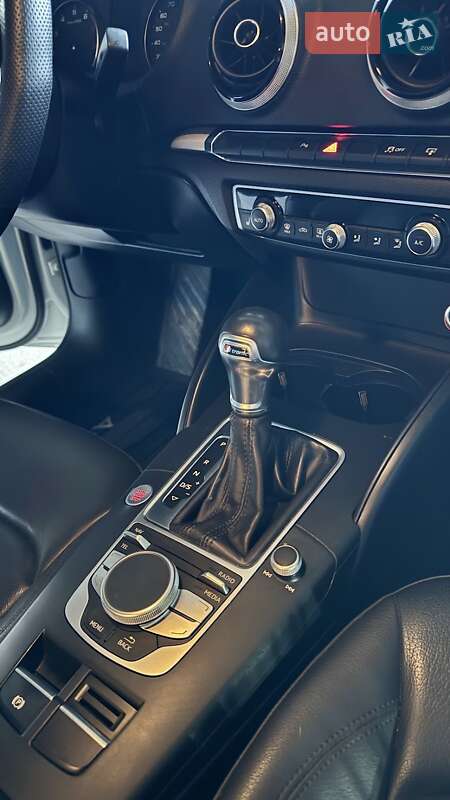 Седан Audi A3 2016 в Львове