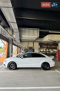 Седан Audi A3 2016 в Львове
