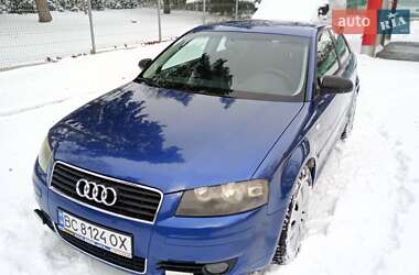 Хэтчбек Audi A3 2003 в Новояворовске