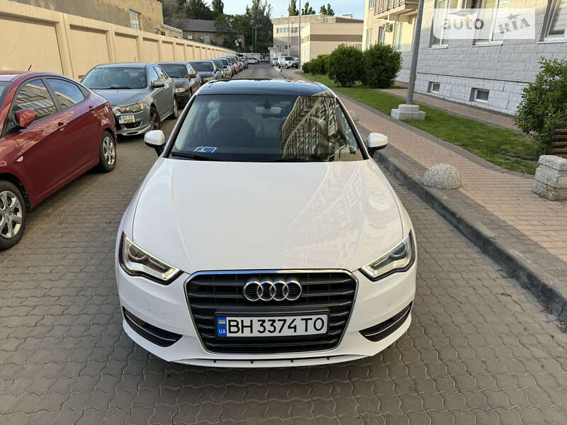 Седан Audi A3 2015 в Одесі