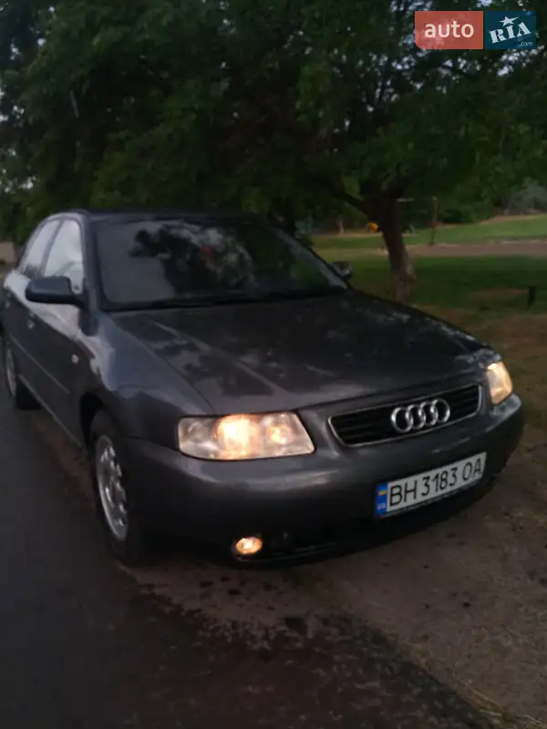 Хетчбек Audi A3 2002 в 
