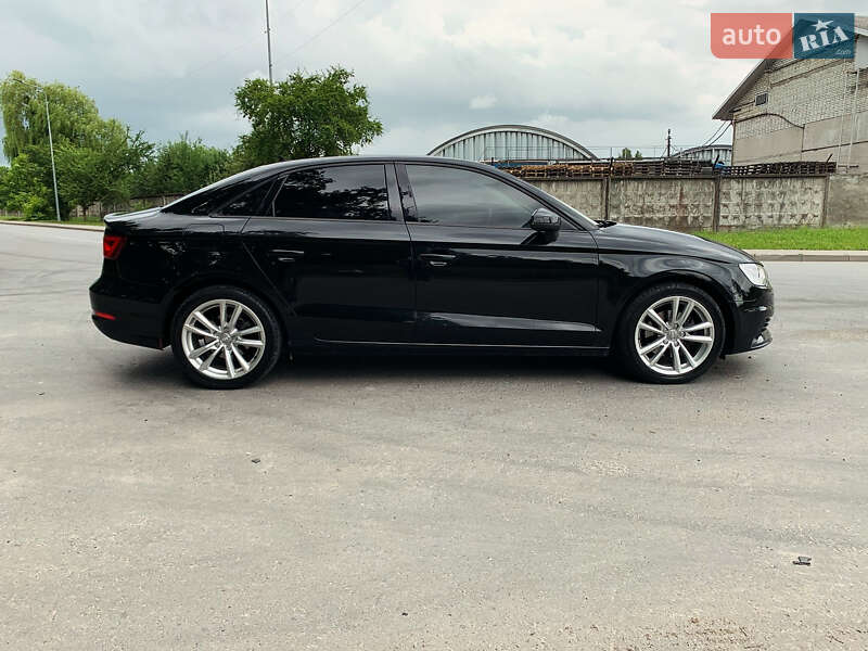 Седан Audi A3 2014 в Львове