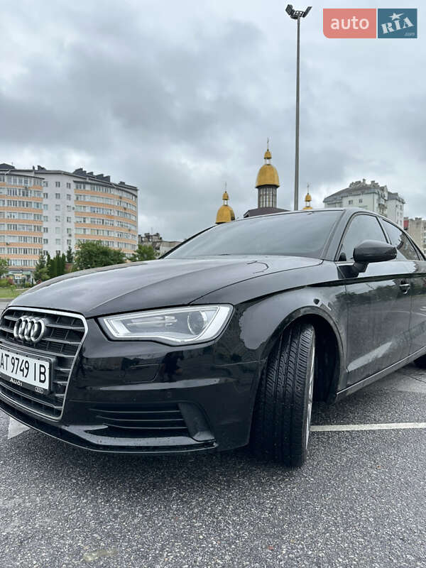 Седан Audi A3 2015 в Ивано-Франковске