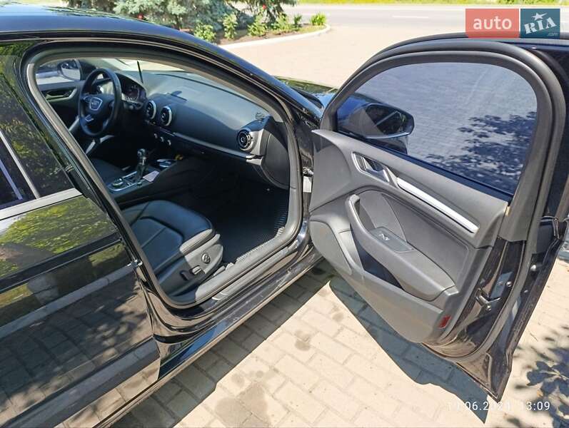 Седан Audi A3 2016 в Павлограде