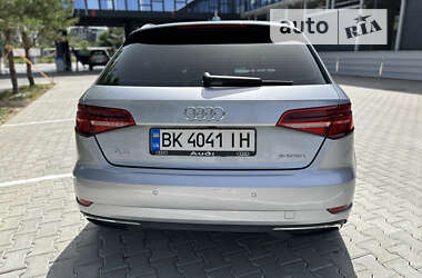 Хетчбек Audi A3 2017 в Києві