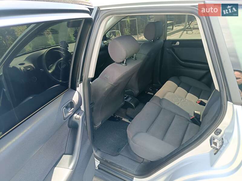 Хэтчбек Audi A3 2002 в Надворной