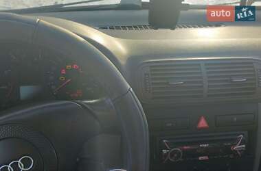 Хетчбек Audi A3 2001 в 