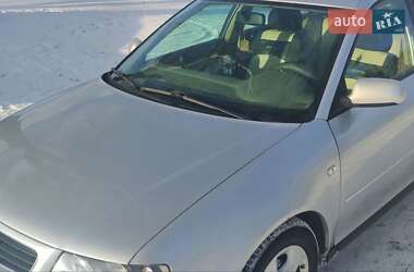 Хетчбек Audi A3 2001 в 