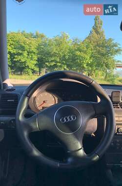 Хэтчбек Audi A3 2001 в 