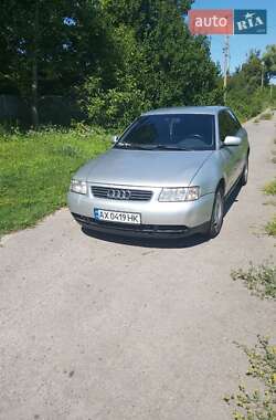Хэтчбек Audi A3 1999 в 