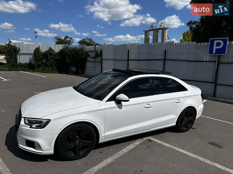 Седан Audi A3 2016 в Запорожье