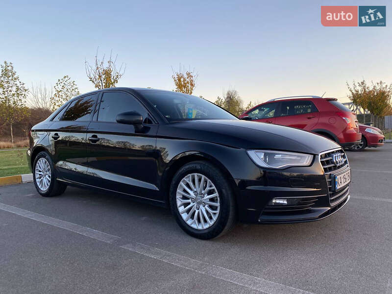 Седан Audi A3 2016 в 
