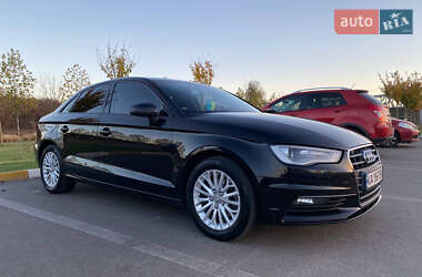 Седан Audi A3 2016 в 