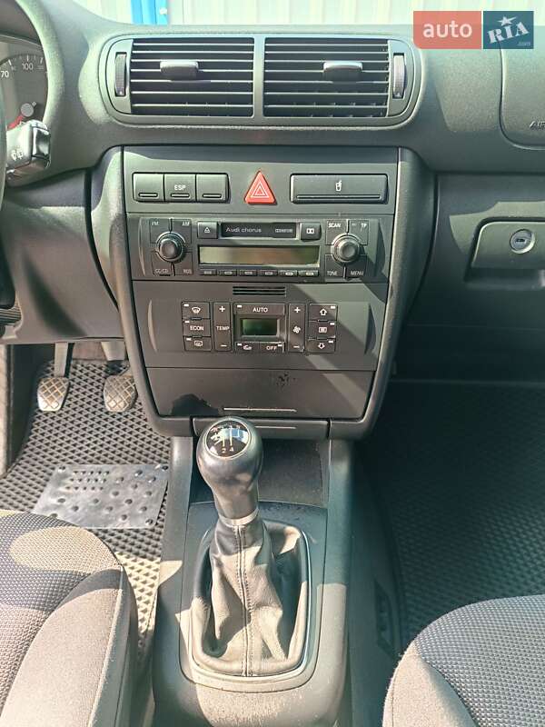 Хэтчбек Audi A3 2002 в Надворной