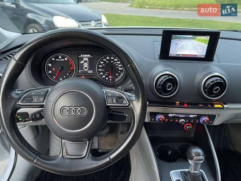 Седан Audi A3 2015 в Львові