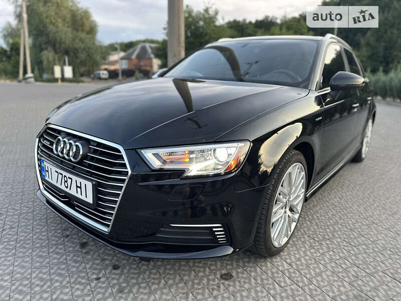 Хэтчбек Audi A3 2017 в Полтаве