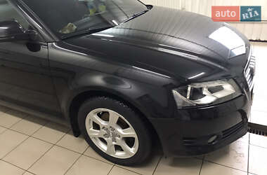 Хэтчбек Audi A3 2010 в Карловке