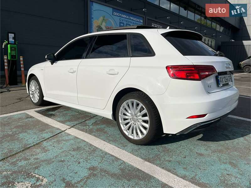 Хэтчбек Audi A3 2016 в Харькове
